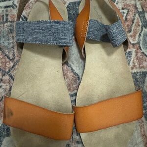 Universal Thread Orange and Gray Sandals